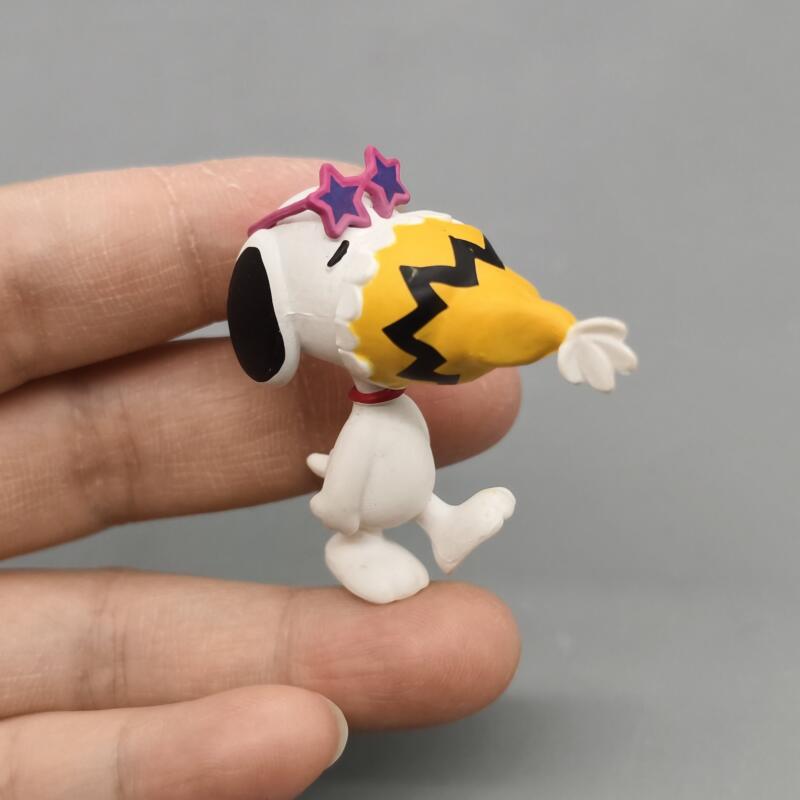 Snoopy Anime Character Figure  - Interior Design Home Decor recension och pris
