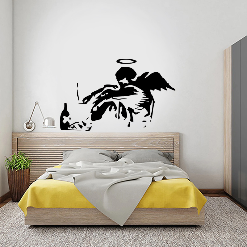 Banksy Fallen Angel Graffiti W - Interior Design Magazine recension och pris