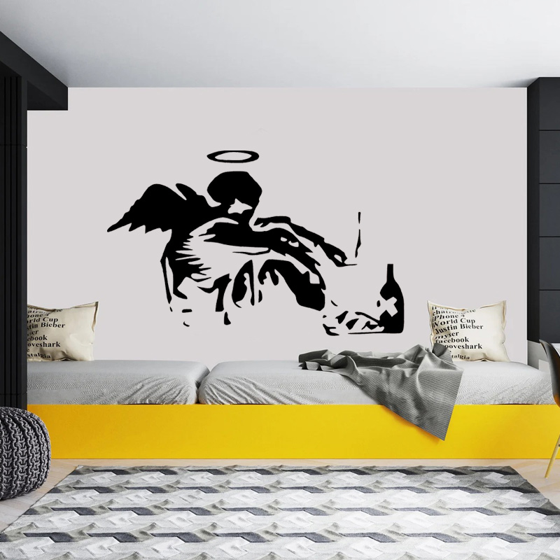 Banksy Fallen Angel Graffiti W - Interior Design Magazine recension och pris